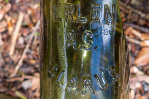 alte Bierflasche der Brauerei Erlen Glarus