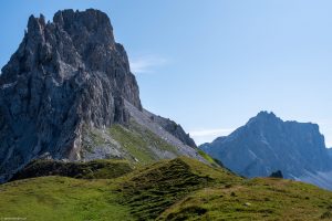 Lüneregg mit Kirchlispitzen und Drusenfluh im Hintergrund