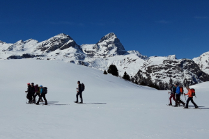 Alp Flix mit dem dominanten Piz Platta im Hintergrund