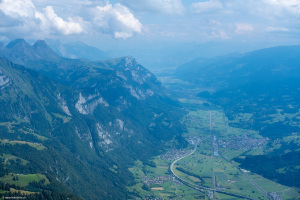 Blick vom Nachbarberg des Zuestoll, Brisi, aufs Seeztal