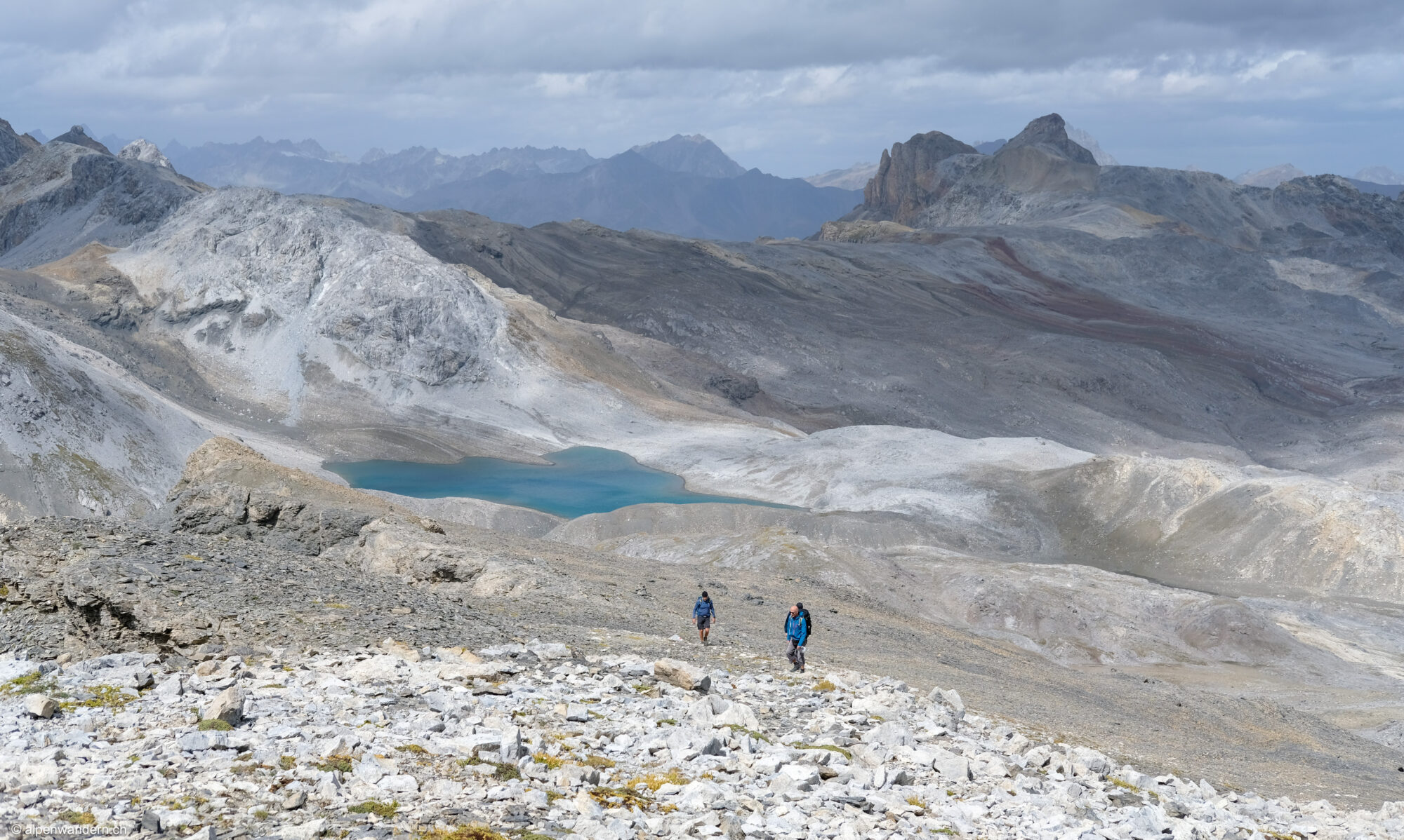 Blick vom Piz d'Immez auf die Seenplatte Lai da Rims