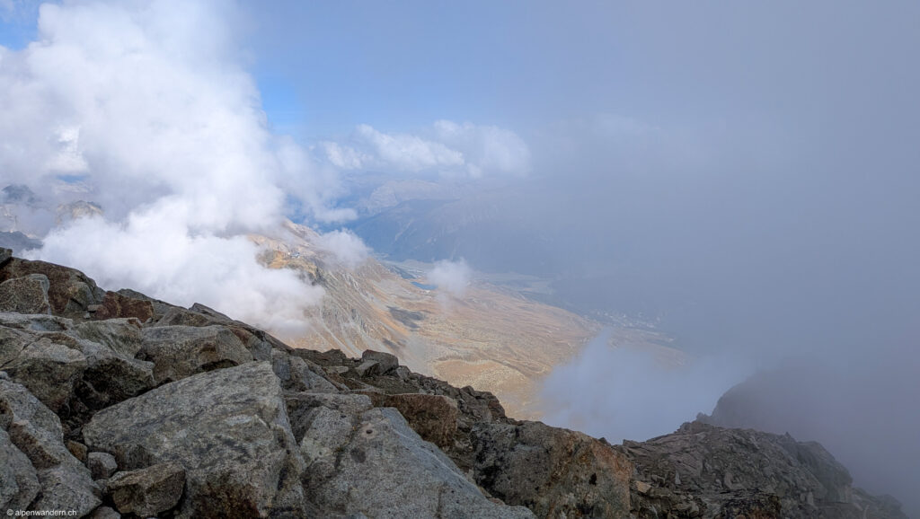 Blick ins Oberengadin beim Aufstieg auf den Piz Julier